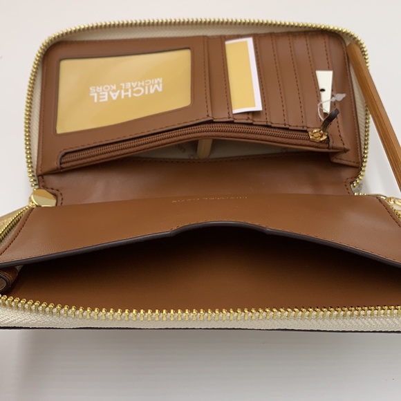 MICHAEL KORS LARGE X CHAIN SHOULDER TOTE & LG FLAT MULTIFUNCTIONAL PHONE… - Picture 11 of 16